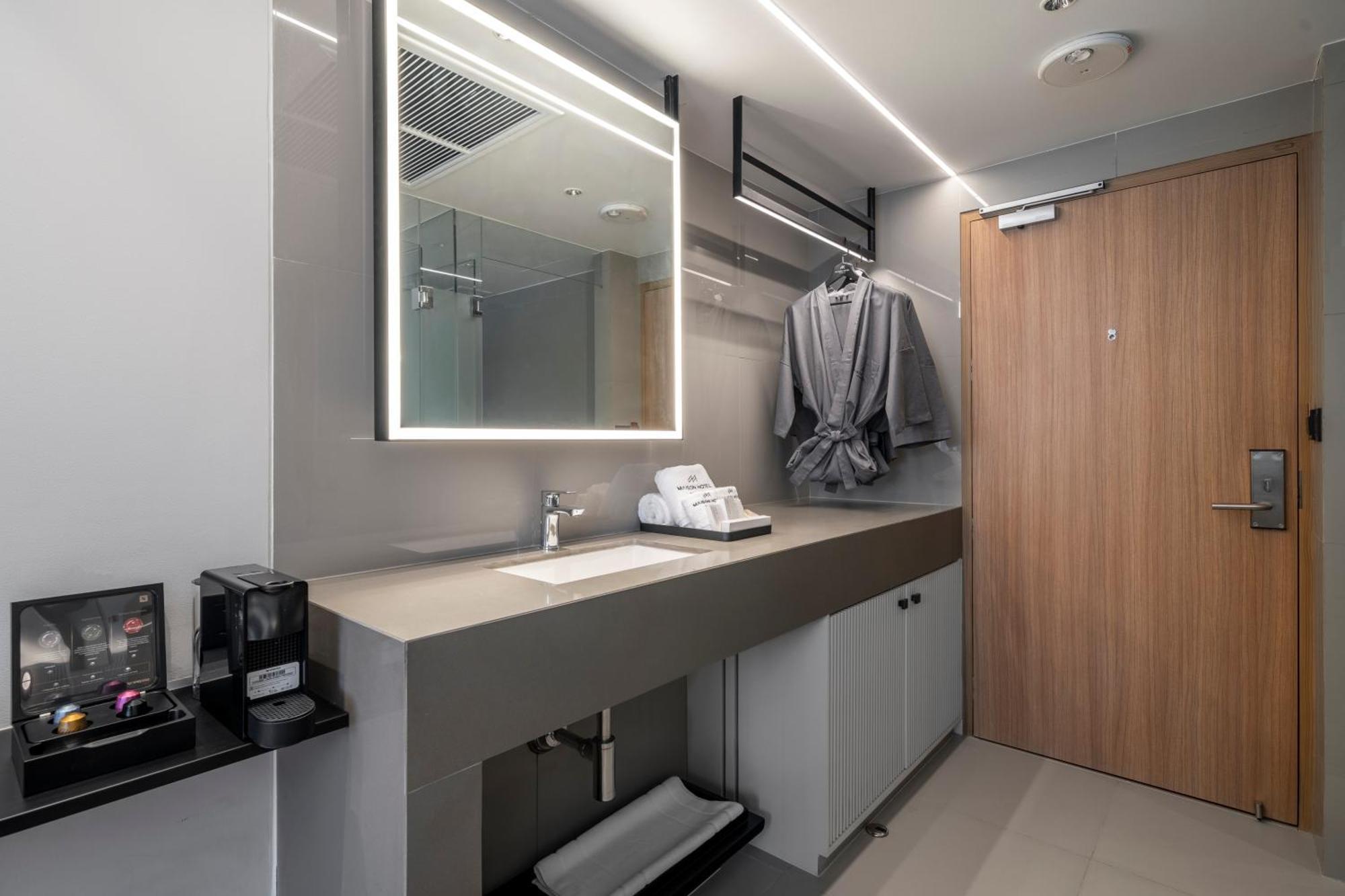 Maison Hotel Бангкок Екстер'єр фото Bathroom