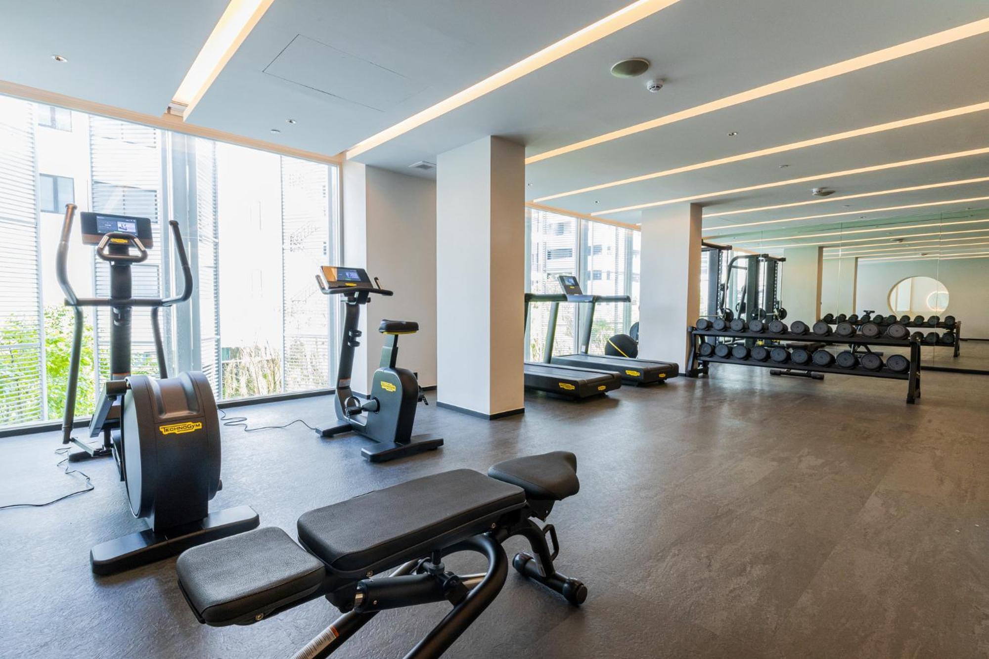 Maison Hotel Бангкок Екстер'єр фото The gym at the hotel